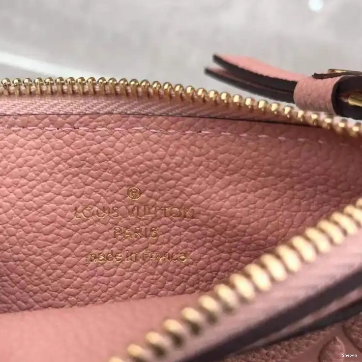 LV 19B570070 Bags 0524